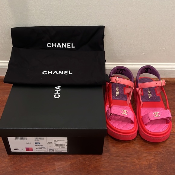 VERY RARE! Chanel Lambskin Sandal in Pink, Red, Purple, Orange (never worn) - Picture 7 of 8